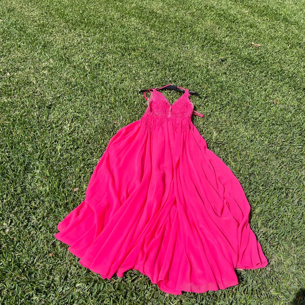Hot pink Cachet formal dress.  New with tags!